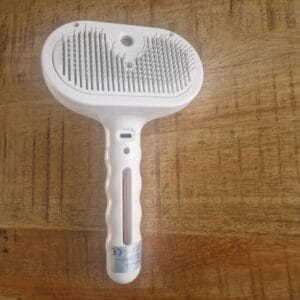 Stoomborstel voor labradors om losse haren te verwijderen