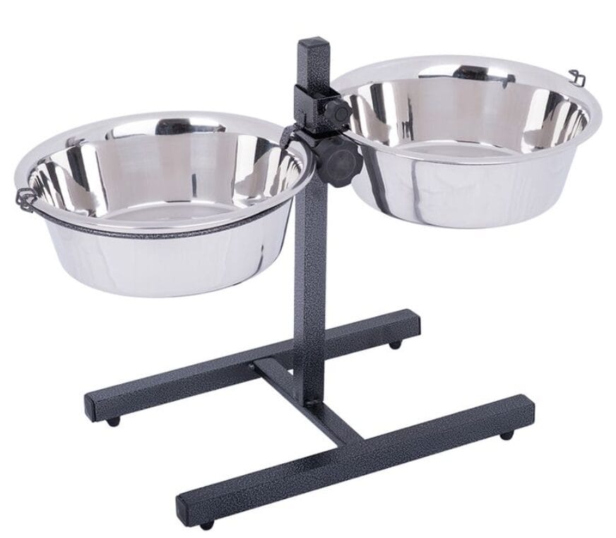 In hoogte verstelbare voer- en drinkbak